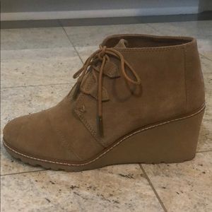 TOMS Desert Wedge Bootie Suede